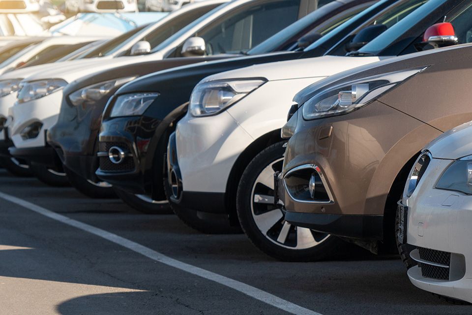 Parkende Autos